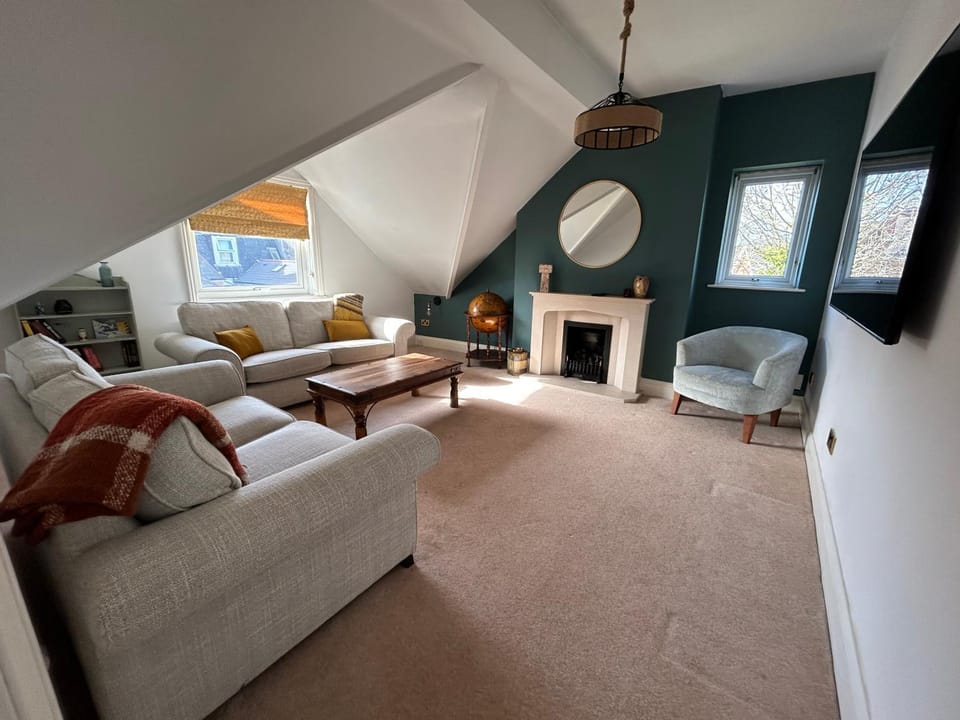 Living room, Photo of the whole room