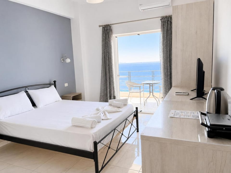 TV and multimedia, Sea view, air conditioner