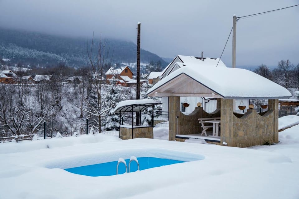 Winter, Swimming pool