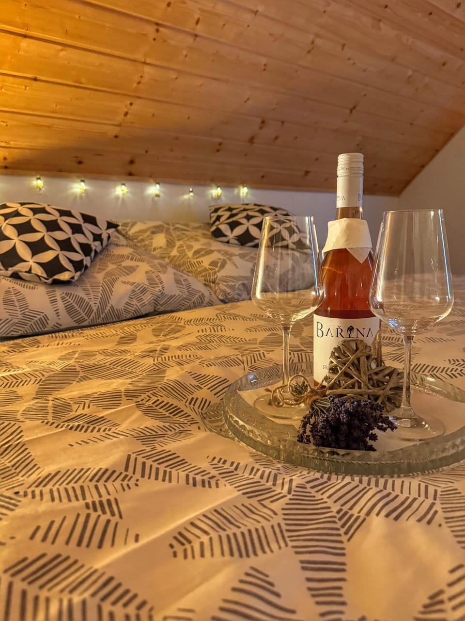 Bed, Bedroom, Food