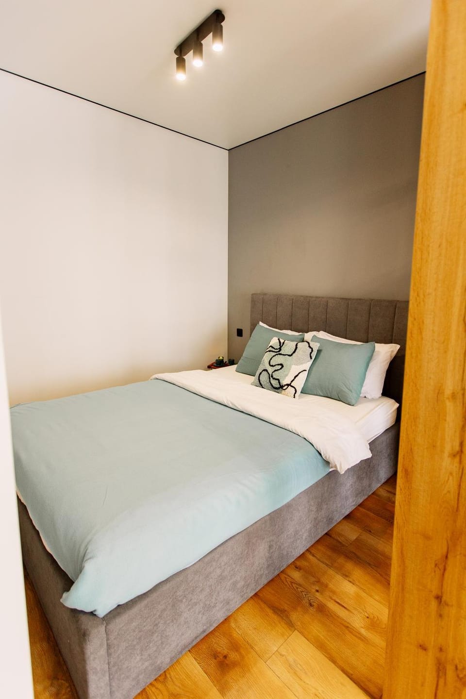 ENERGIE Дизайнерська стильна квартира в новому ЖК Apartment in Ukraine