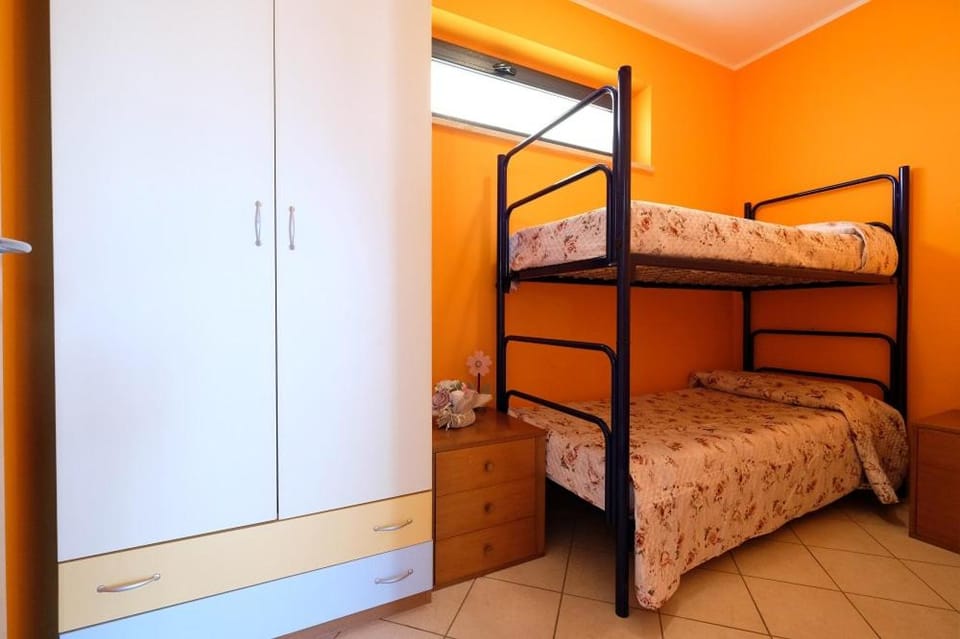 Photo of the whole room, Bedroom, bunk bed