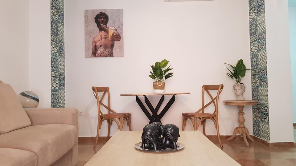 Communal lounge/ TV room, Living room, Seating area