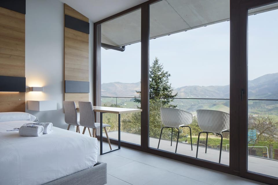 Balcony/Terrace, Photo of the whole room, Mountain view