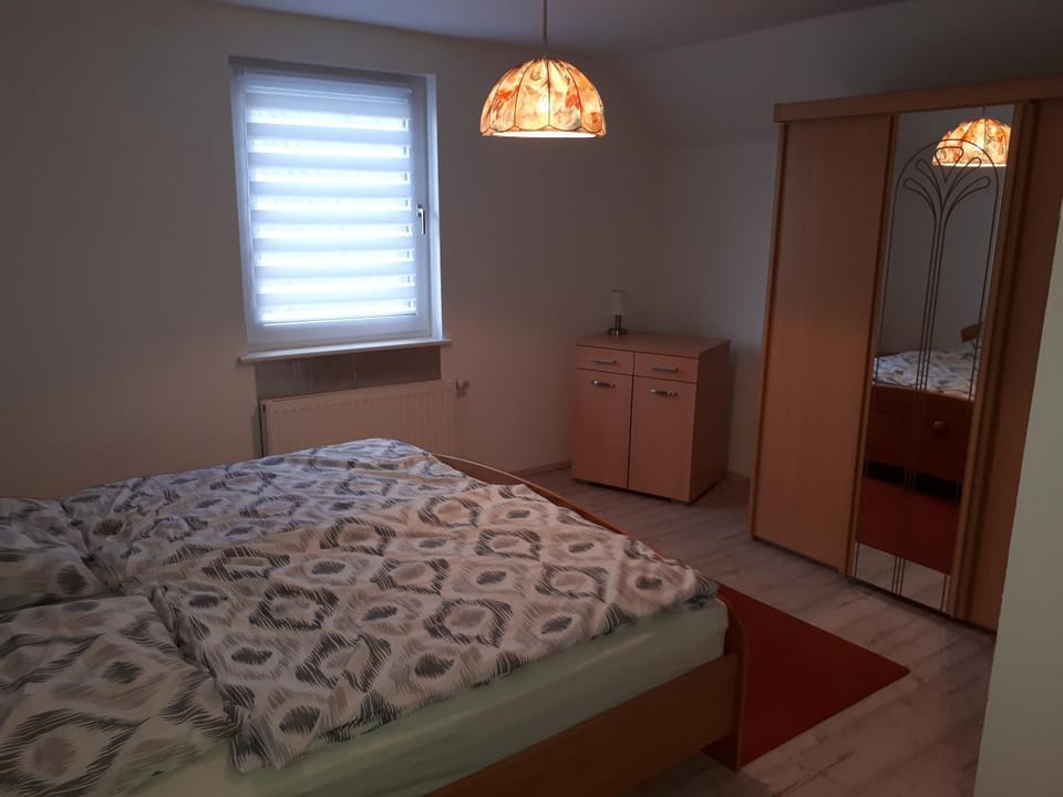 Bed, Photo of the whole room, Bedroom, wardrobe
