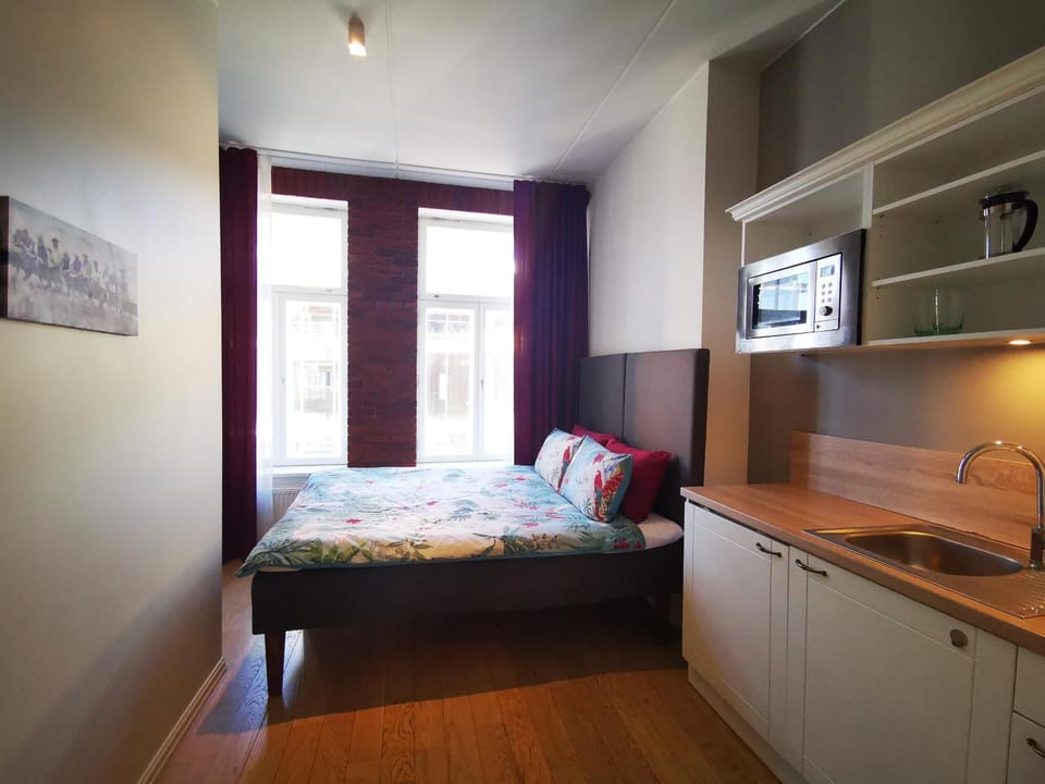 Bed, Kitchen or kitchenette, Photo of the whole room, Bedroom, minibar