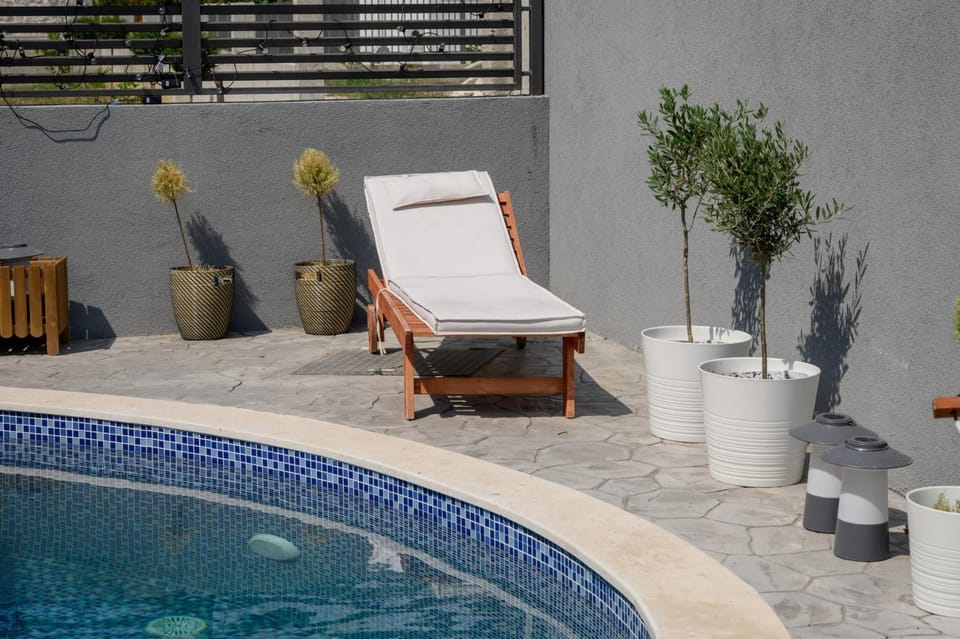 Patio, Swimming pool