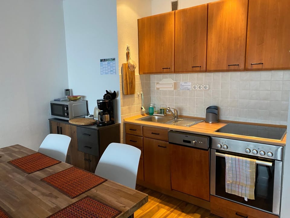 Coffee/tea facilities, Kitchen or kitchenette, dishwasher, minibar, pet friendly, stove