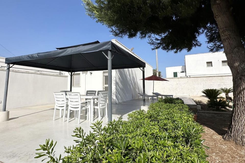 Villa Granada Villa in Torre Lapillo
