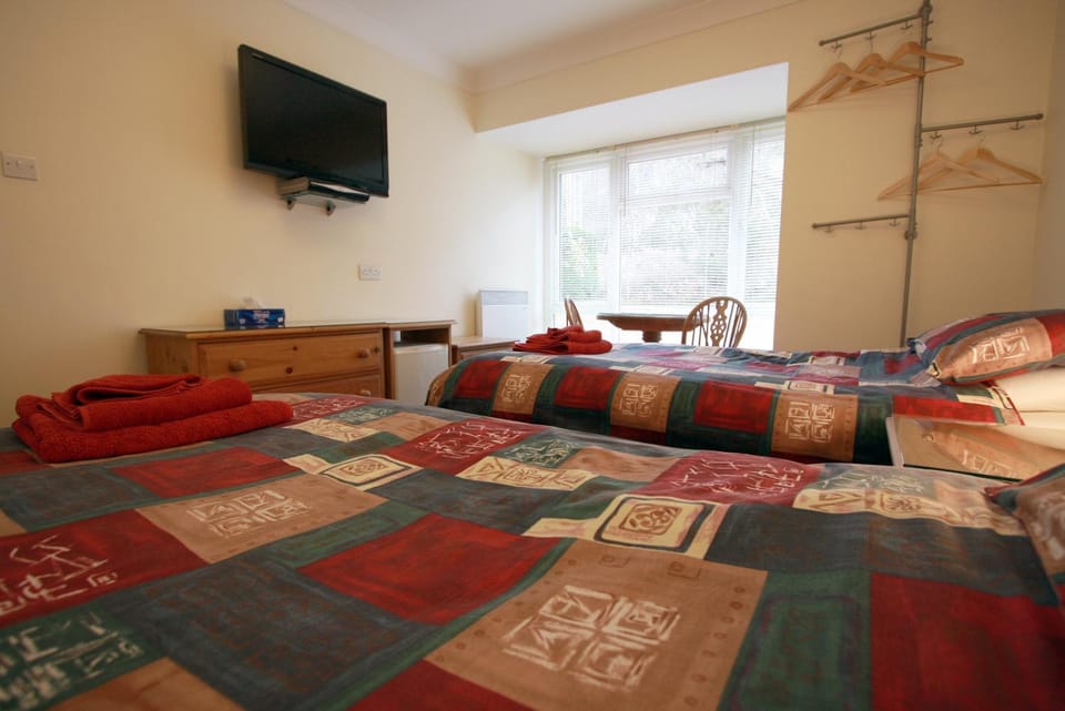 Abacus Bed and Breakfast, Blackwater, Hampshire Bed and Breakfast in England