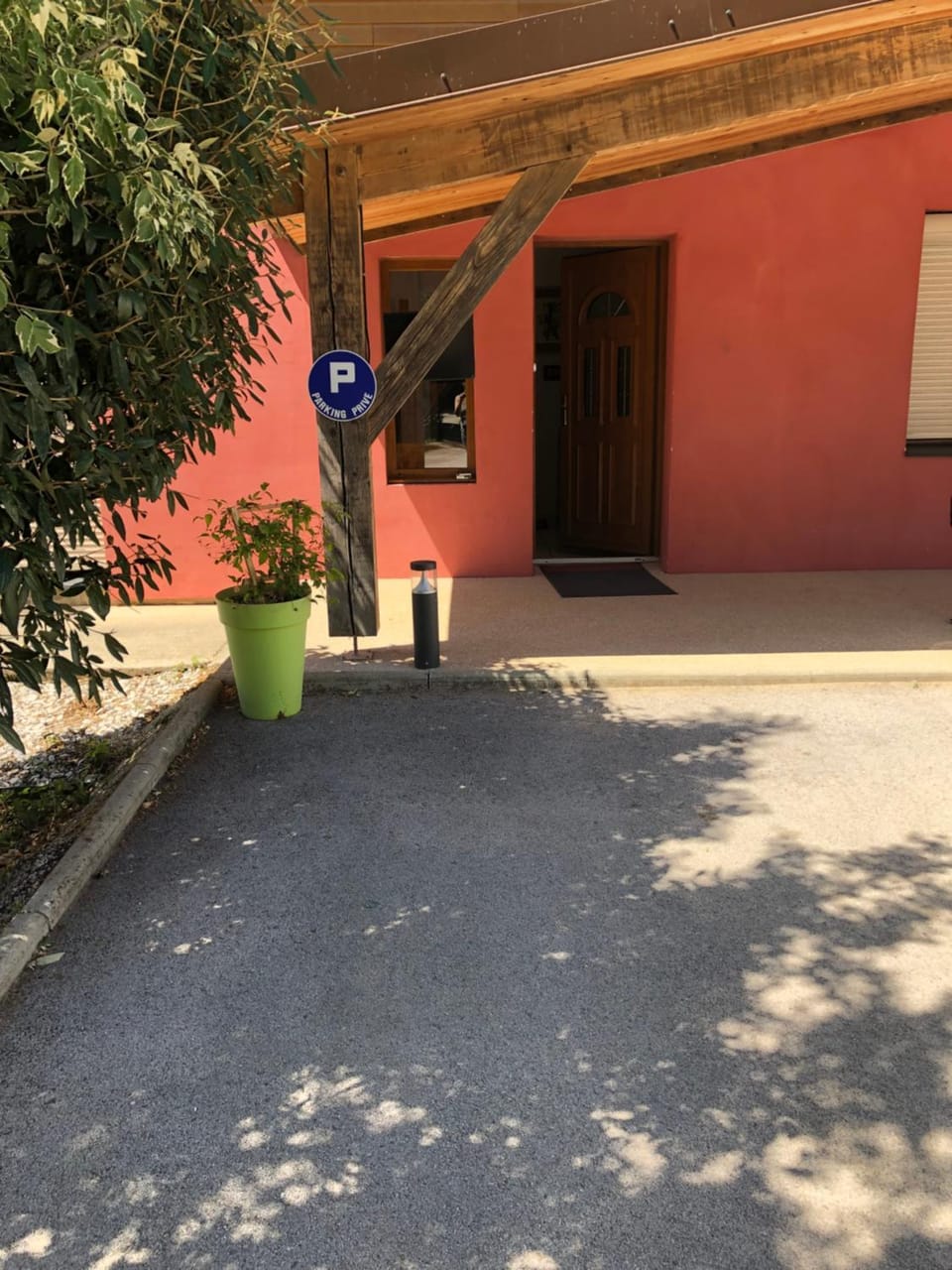 Facade/entrance, Parking
