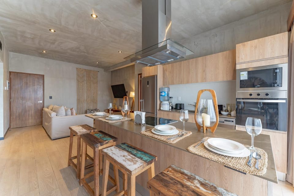 Coffee/tea facilities, Kitchen or kitchenette, Dining area