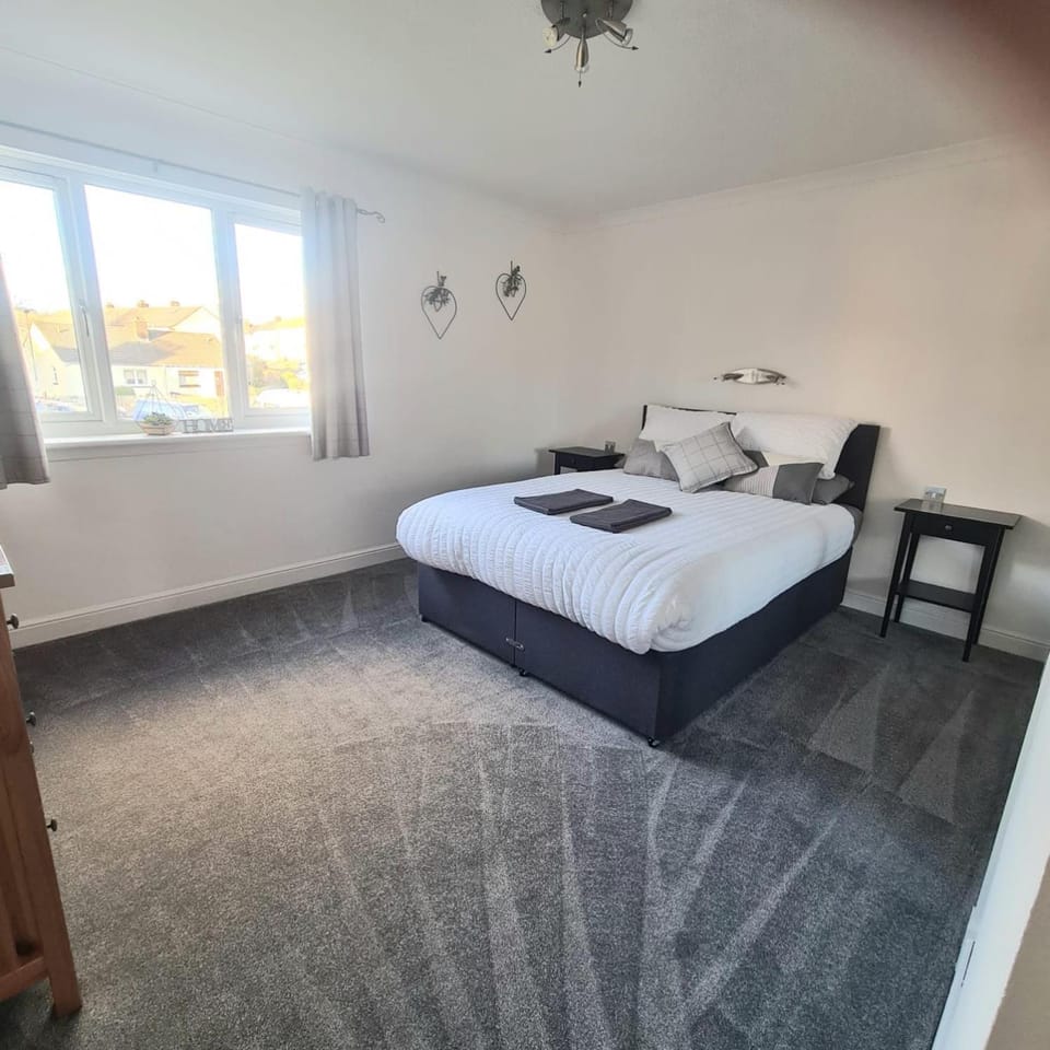 Levenside Holiday Apartment, Balloch, Loch Lomond Apartment in Scotland