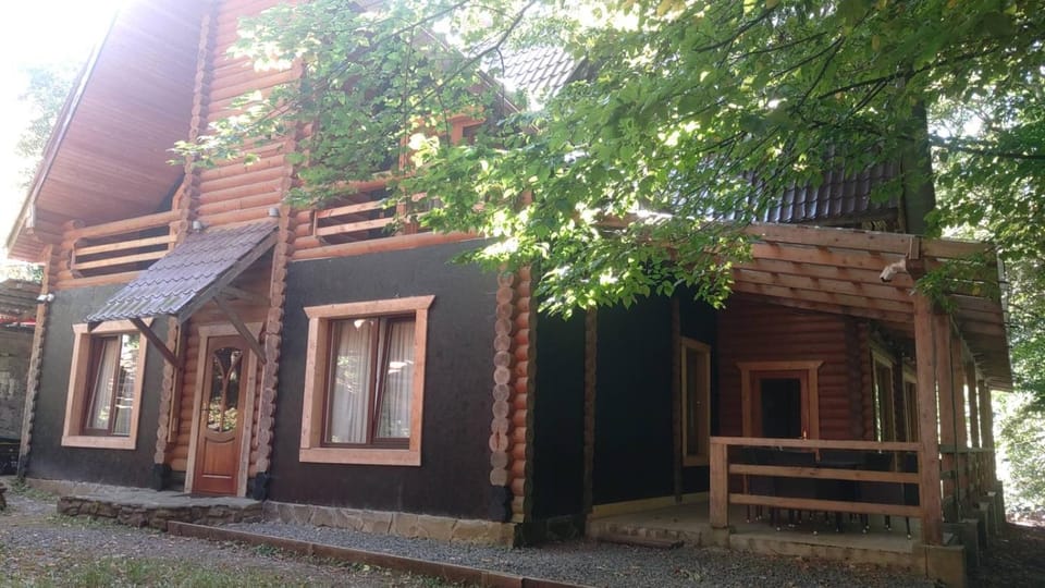 Voronins Retreat House Chalet in Ukraine