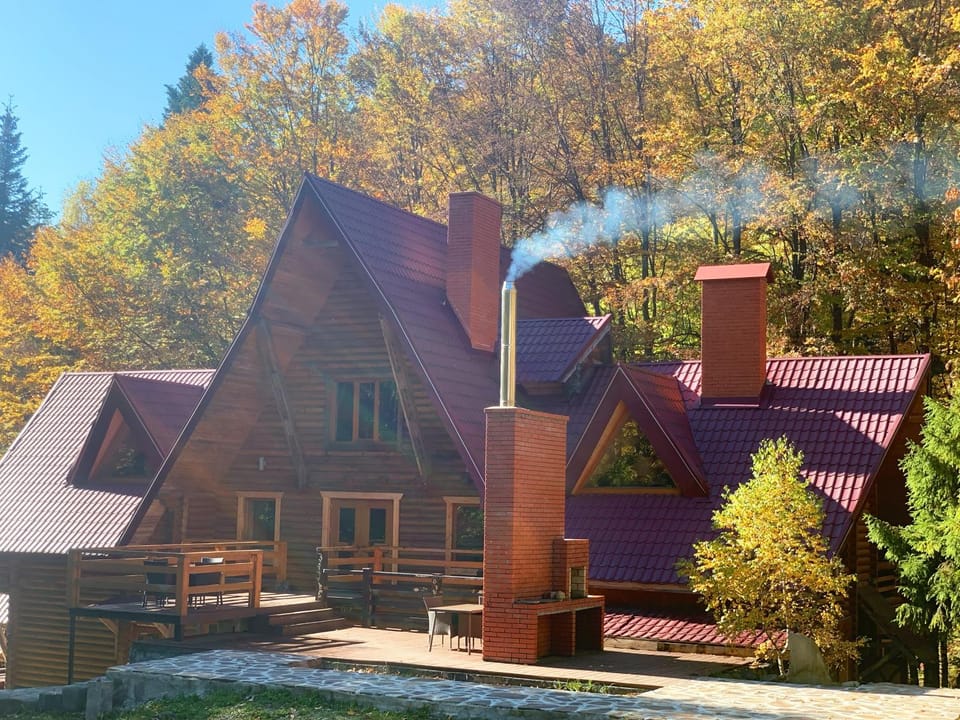 Voronins Retreat House Chalet in Ukraine