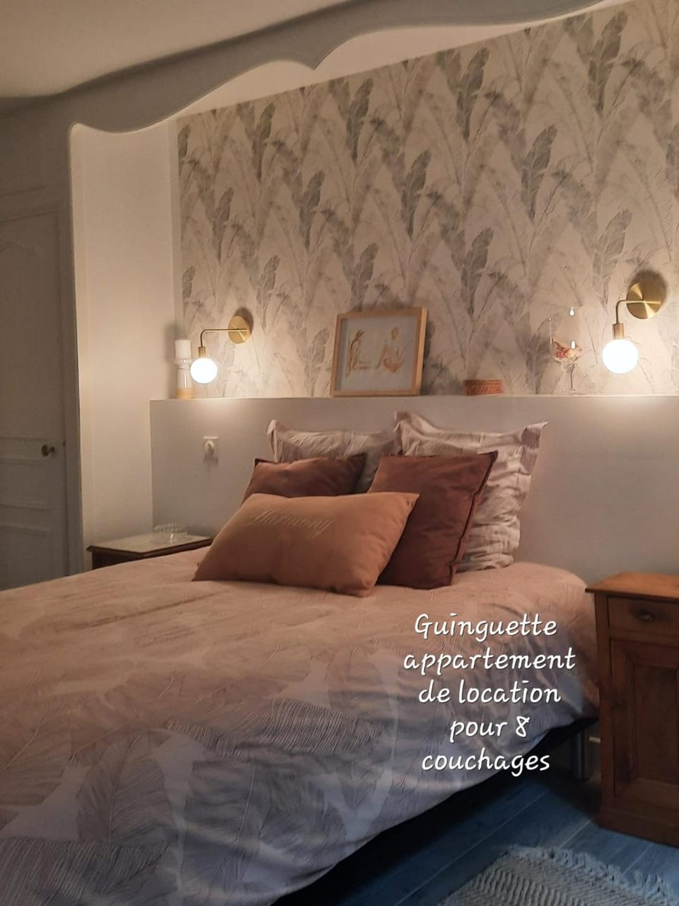 Bed, Bedroom, Garden view