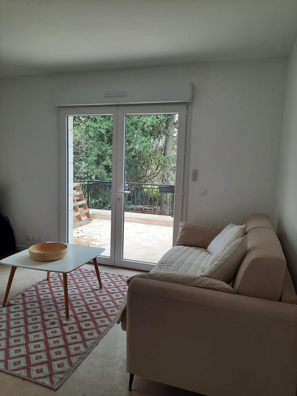 TV and multimedia, Balcony/Terrace, Living room, Garden view