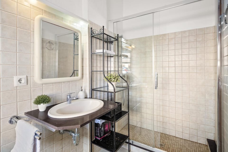Shower, Bathroom, towels