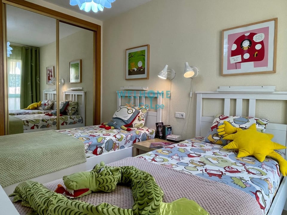 Bed, Bedroom, wardrobe, air conditioner