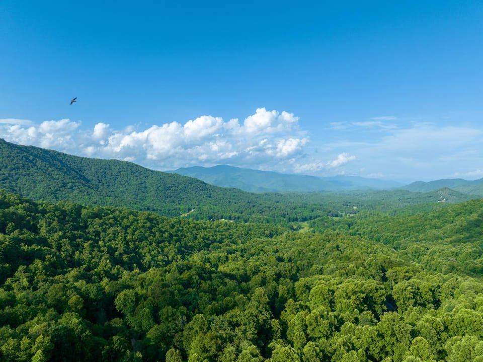 --Mountain Chalet Getaway with Breathtaking View Next to Tail of Dragon-- Chalet in Stecoah