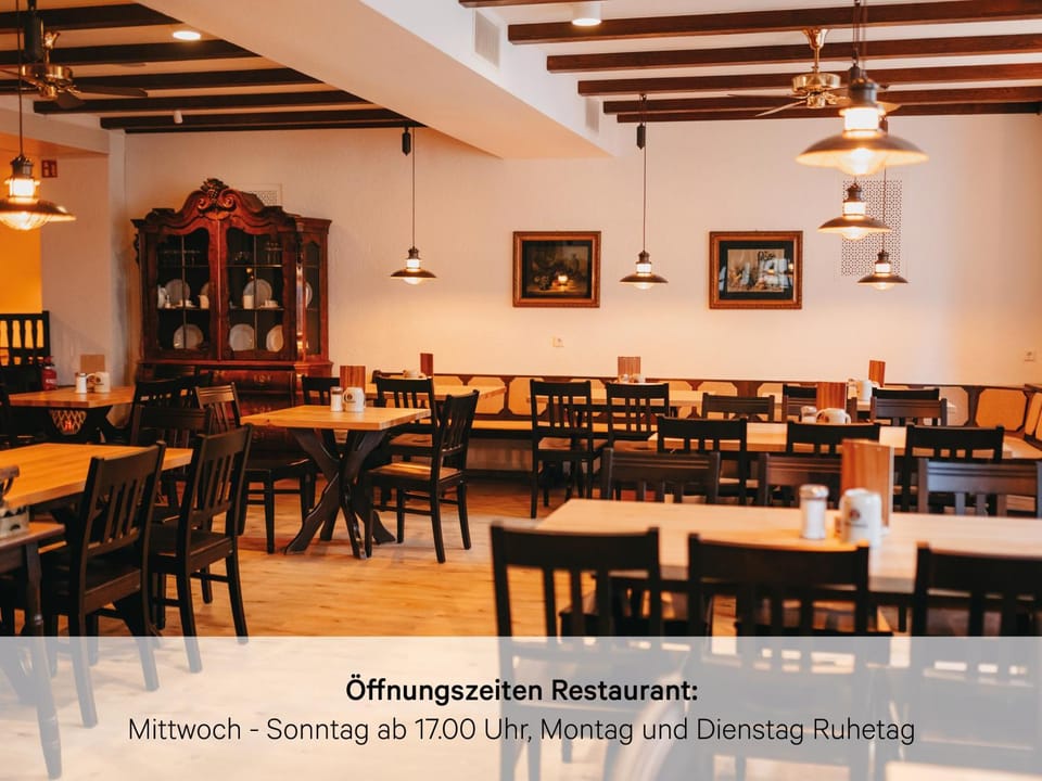 Restaurant/places to eat, Banquet/Function facilities