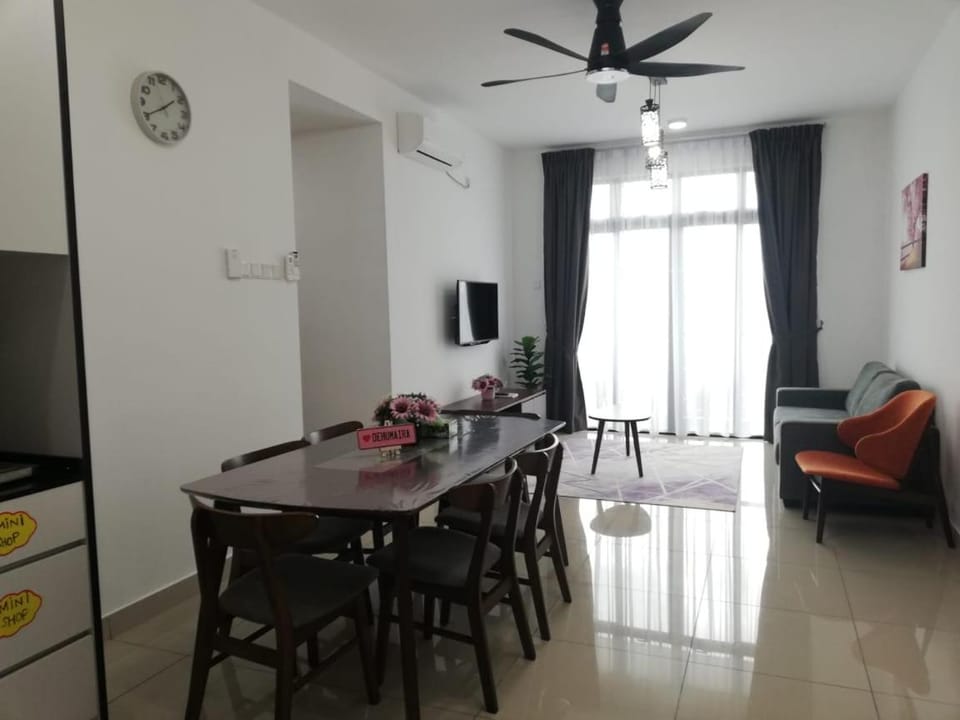 HomestayDesaruDeHumaira Apartment in Johor