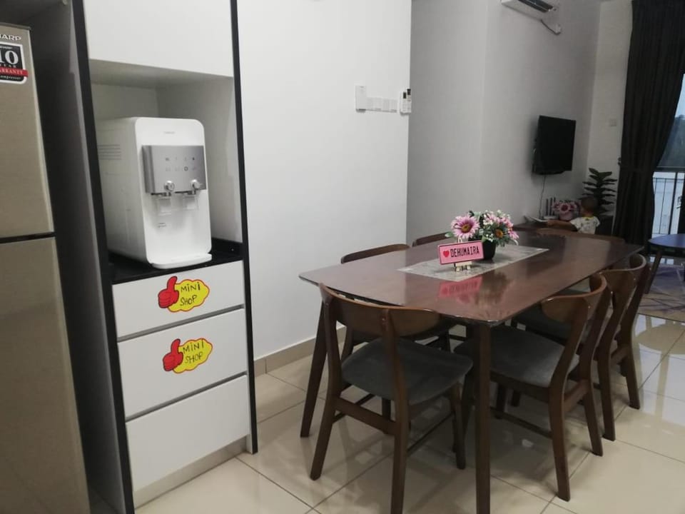 HomestayDesaruDeHumaira Apartment in Johor