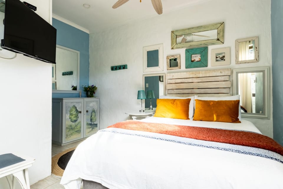 Pebble Cove Outside Room - Private Entrance - 12 sqm, Salt Rock Ballito, Pet Friendly Apartment in Dolphin Coast