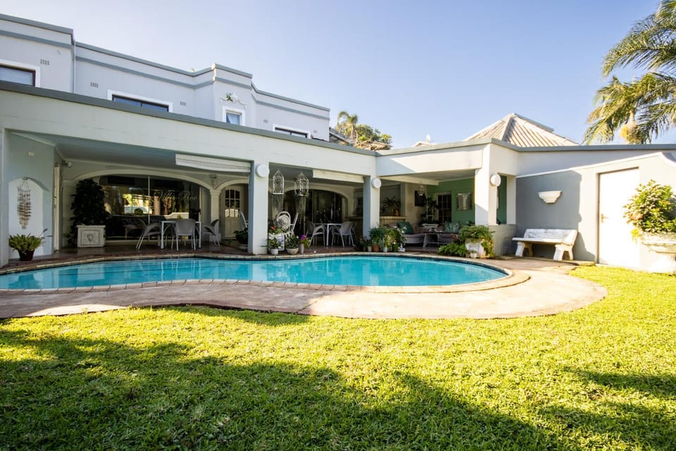 Pebble Cove Outside Room - Private Entrance - 12 sqm, Salt Rock Ballito, Pet Friendly Apartment in Dolphin Coast