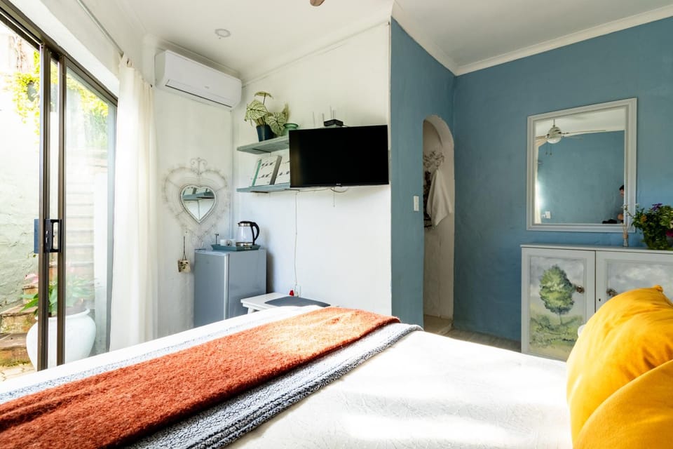Pebble Cove Outside Room - Private Entrance - 12 sqm, Salt Rock Ballito, Pet Friendly Apartment in Dolphin Coast