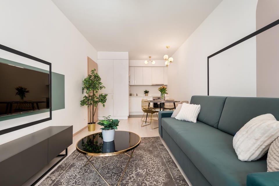 TV and multimedia, Living room, Seating area, Bedroom, flat iron