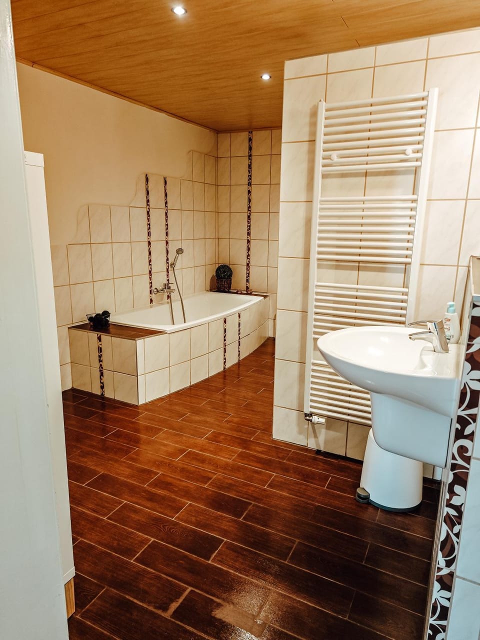 Bathroom, Bath