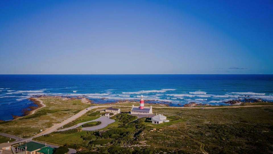 Nearby landmark, Neighbourhood, Activities, Beach, Area and facilities