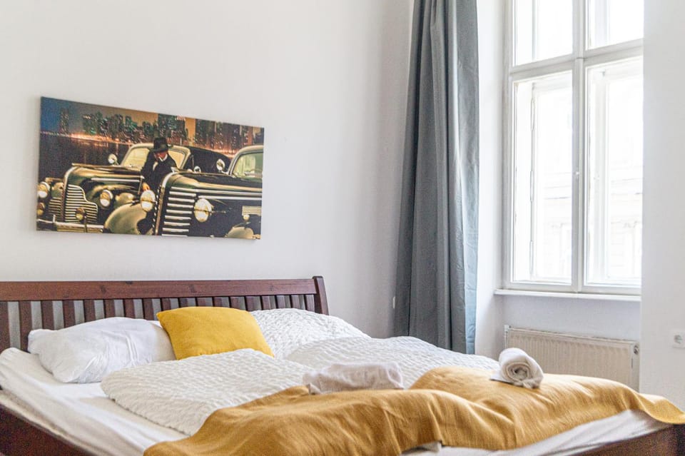 Property building, Bed, Bedroom