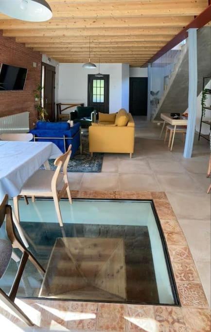 Communal lounge/ TV room