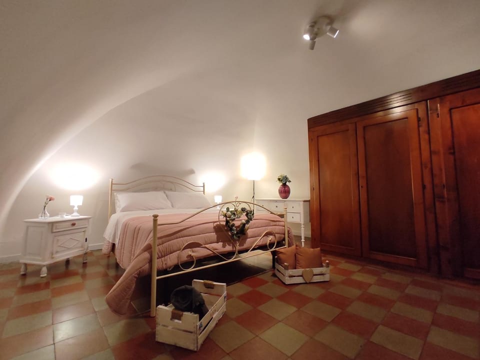 Bedroom, wardrobe