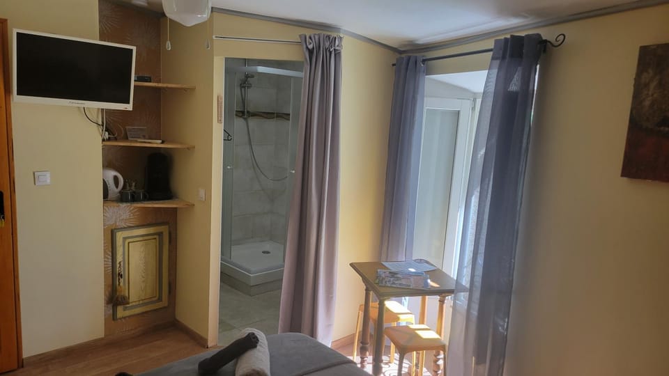 4 safraniers Bed and Breakfast in French Riviera