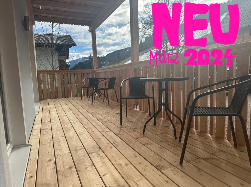 Property building, Balcony/Terrace, Balcony/Terrace