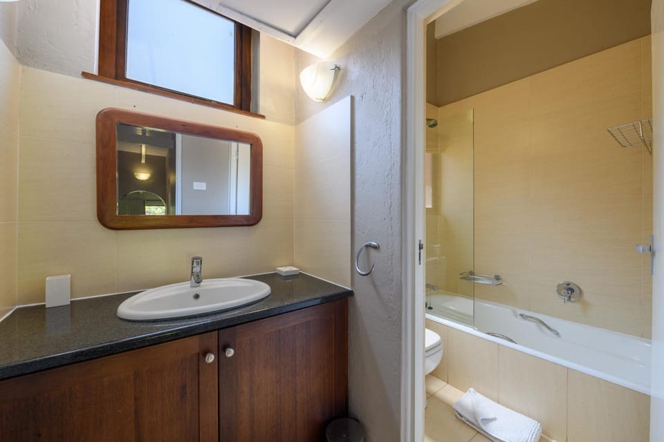 Bathroom, Bath