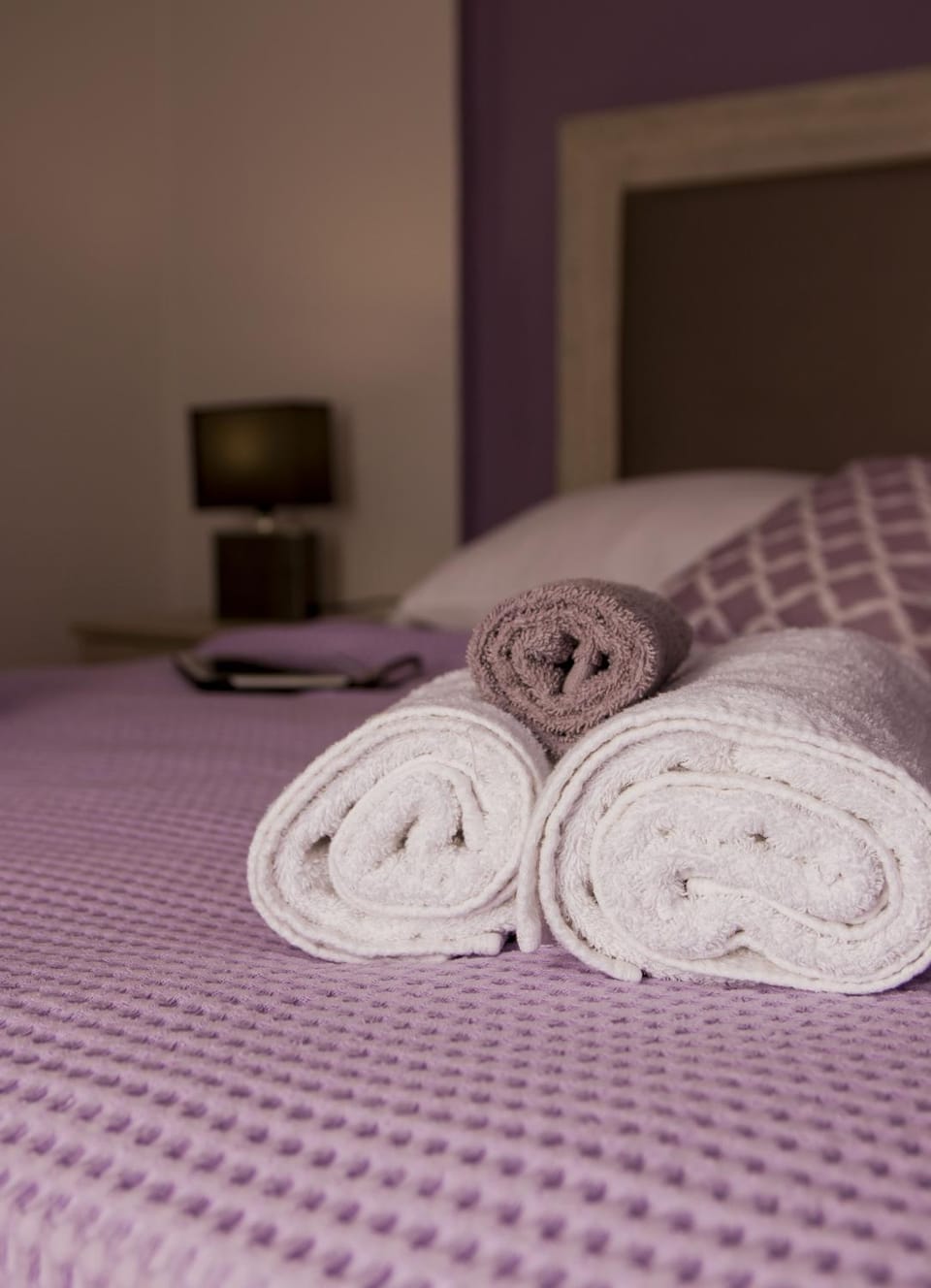 Bed, Bedroom, towels