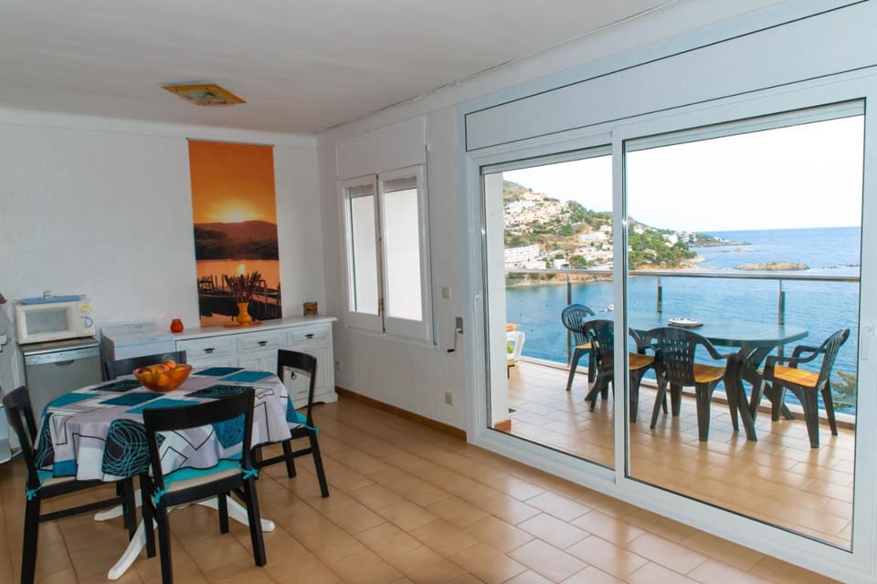 Appartement Vue Mer a Deux pas de la Plage Apartment in Roses