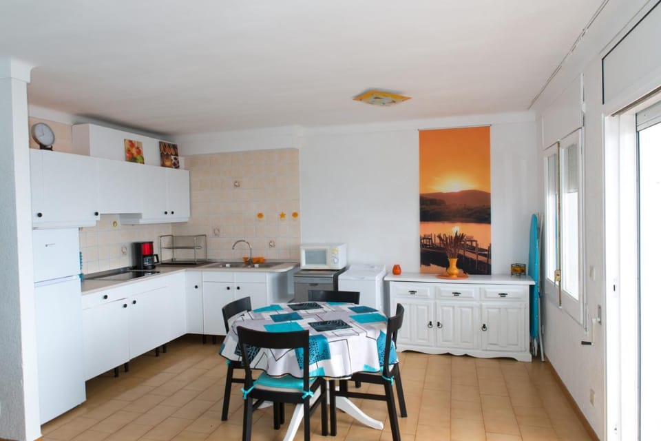 Appartement Vue Mer a Deux pas de la Plage Apartment in Roses