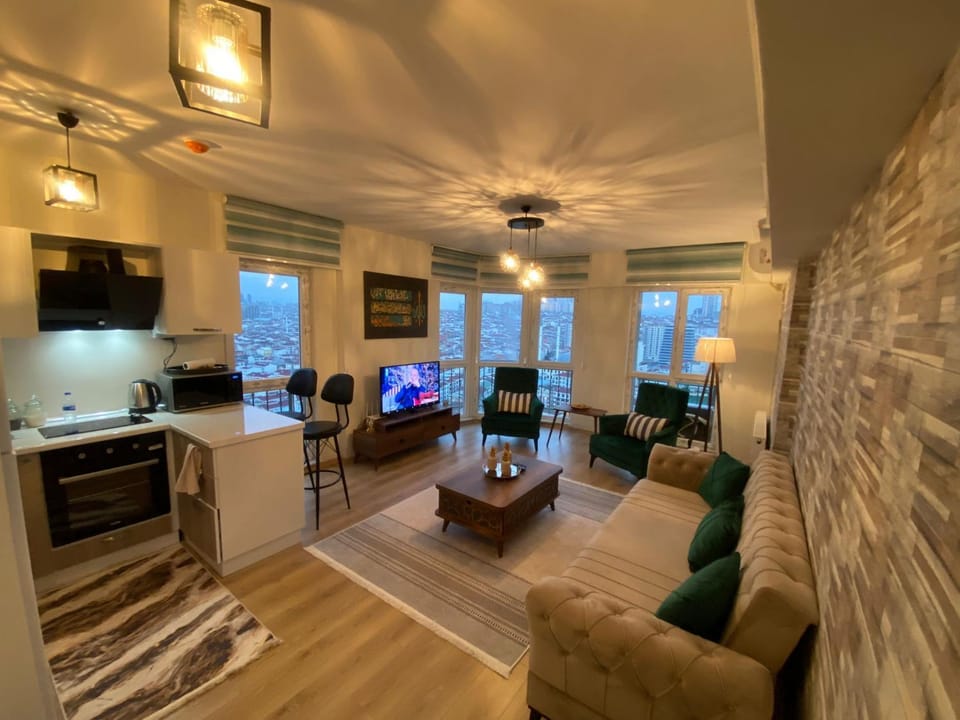 Communal lounge/ TV room, TV and multimedia, Kitchen or kitchenette, Living room, Seating area, Dining area, Evening entertainment