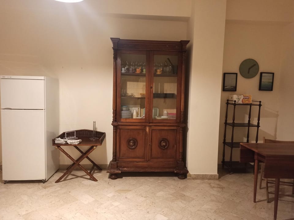 Dining area, Communal kitchen