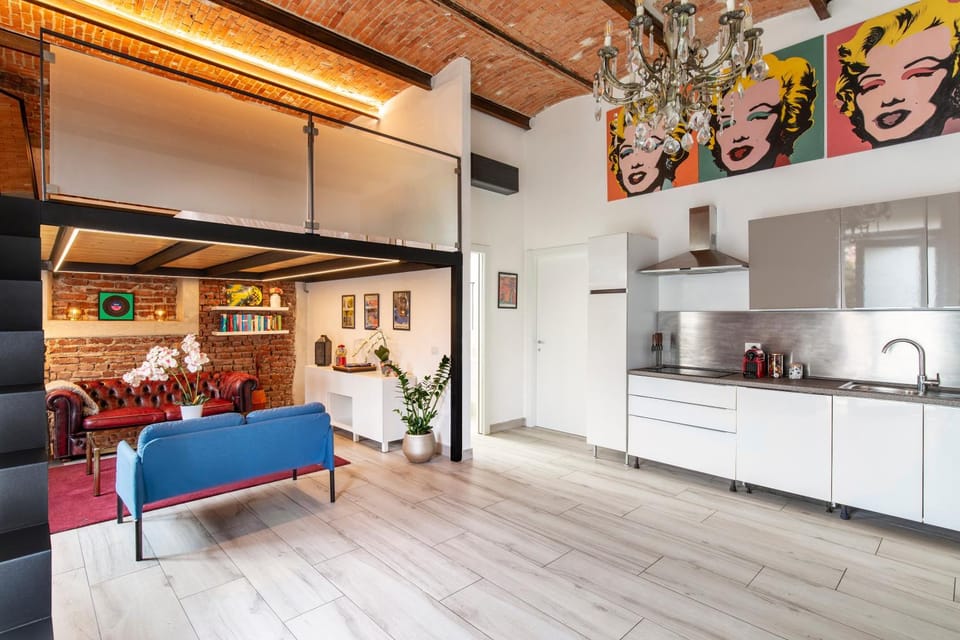 Pop Art Loft con Giardino Privato Apartment in Lombardy