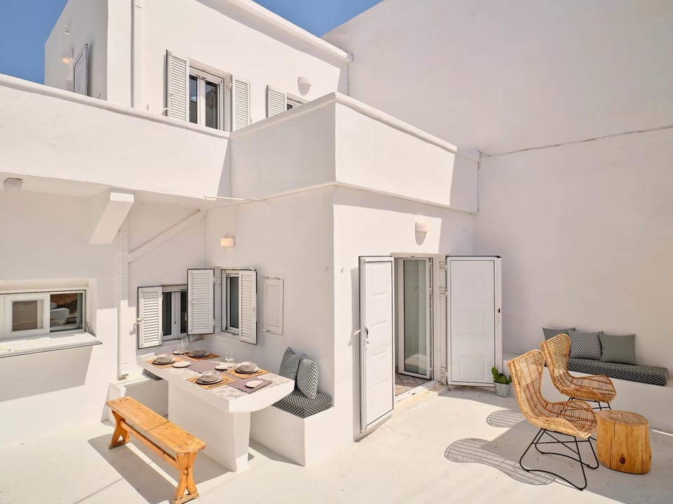 Patio, Dining area