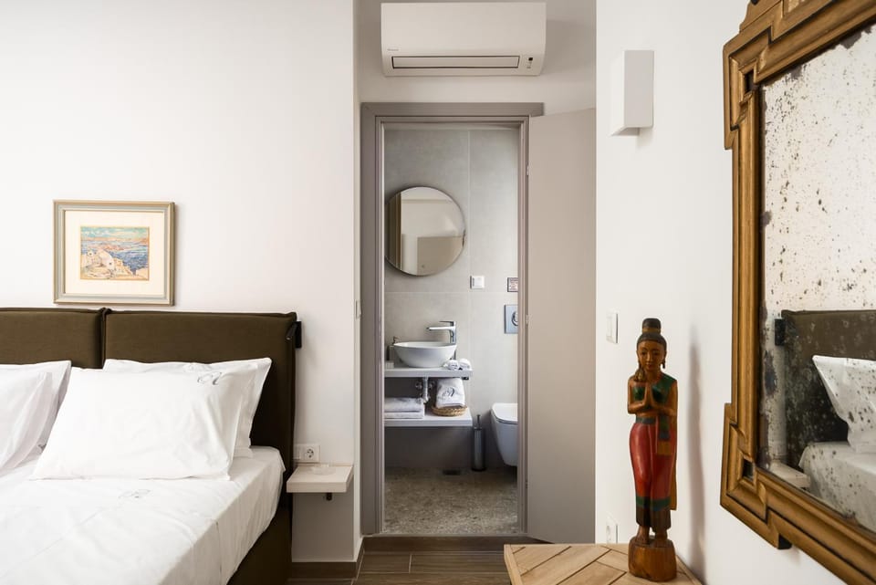Bathroom, Decorative detail, Bedroom, air conditioner