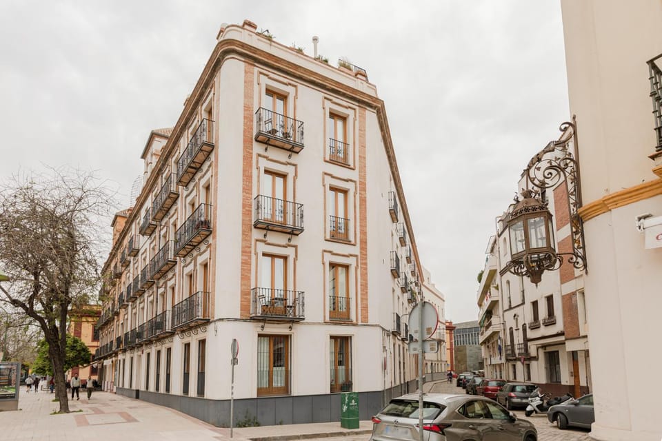 Property building, Facade/entrance, Neighbourhood
