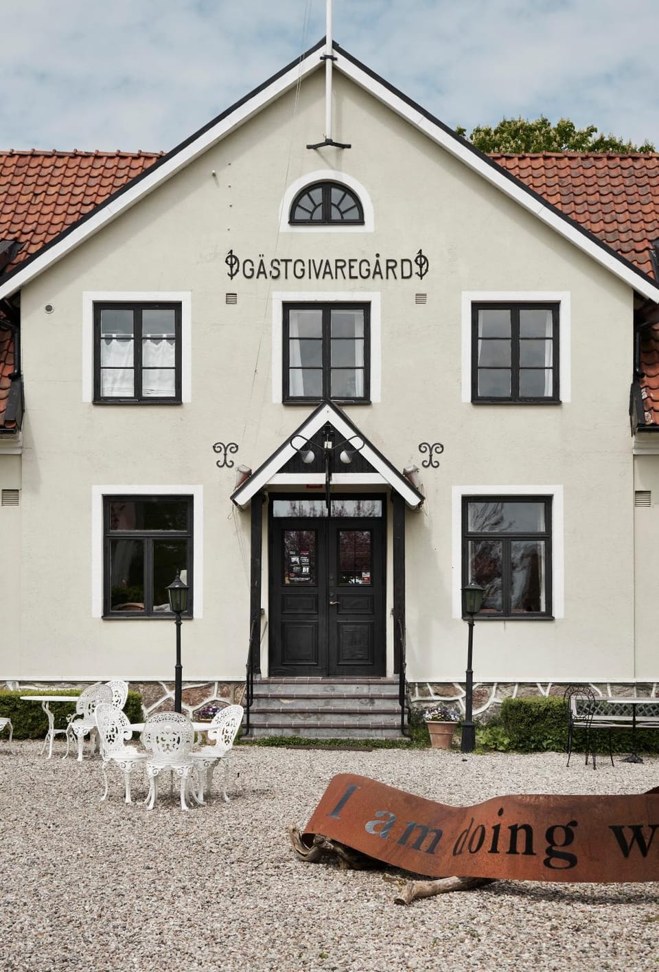 Property building, Facade/entrance, Day