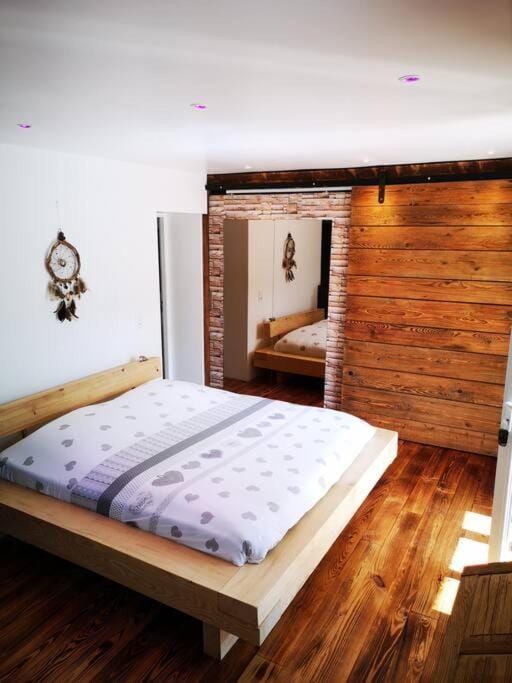 Bed, Photo of the whole room, Bedroom